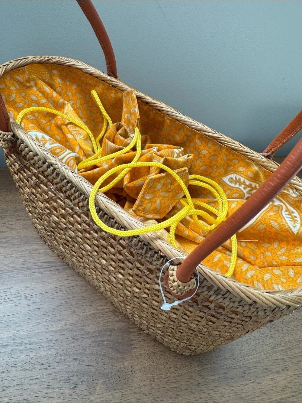 Balinese hand woven Rattan tote Bag Brand new.